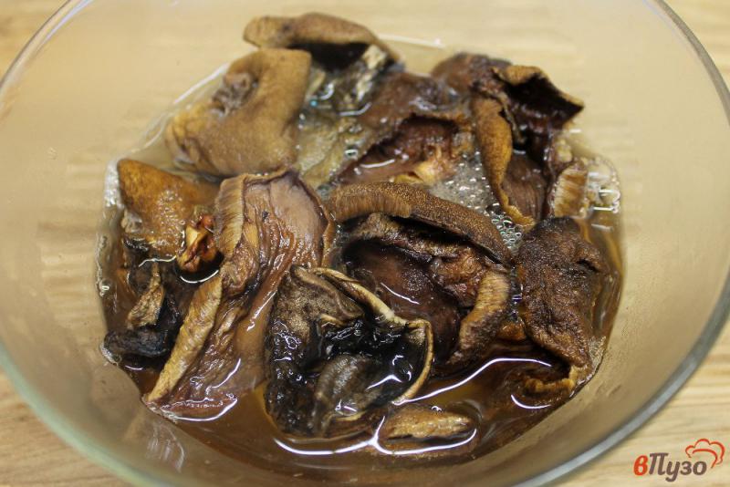Фото приготовление рецепта: Лесные грибы со сладким перцем шаг №1