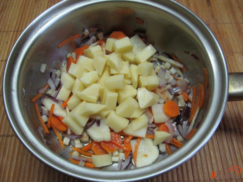 Фото приготовление рецепта: Суп с горчичными клецками шаг №2