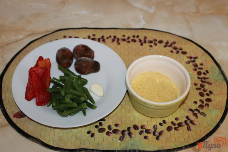 Фото приготовление рецепта: Кус - кус с фасолью, перцем и помидорами шаг №1