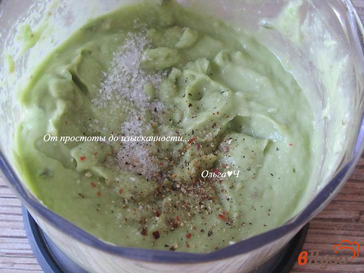 Фото приготовление рецепта: Закусочный крем из авокадо шаг №3