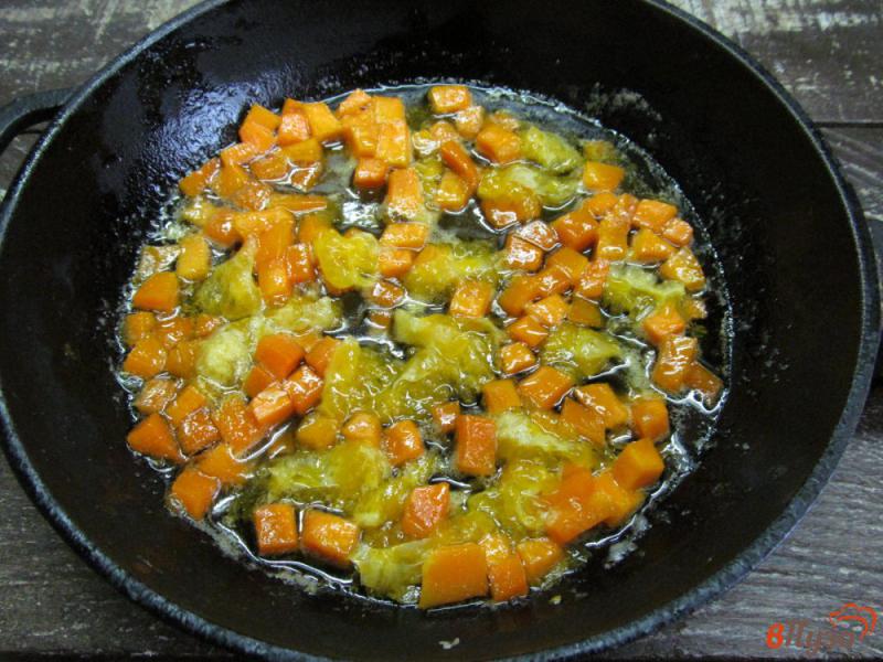 Фото приготовление рецепта: Каша из тыквы с гречкой и мандарином шаг №5