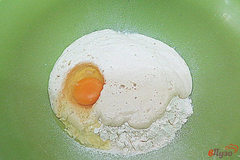 Фото приготовление рецепта: Пирожки с капустой, яйцом и укропом шаг №8