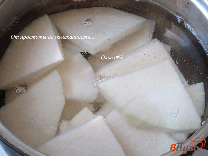 Фото приготовление рецепта: Кольраби в яичном кляре шаг №1