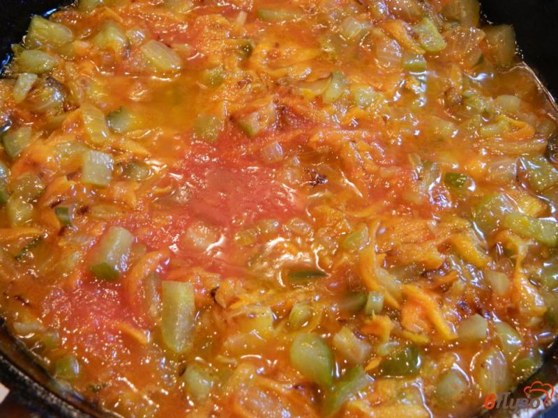 Фото приготовление рецепта: Суп рассольник с рисом на курином бульоне шаг №6