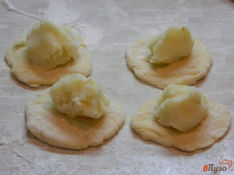 Фото приготовление рецепта: Вареники с картошкой на заварном тесте шаг №9