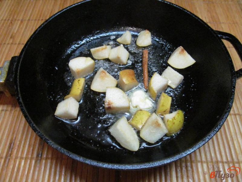 Фото приготовление рецепта: Грушевый штрудель с голубым сыром шаг №2