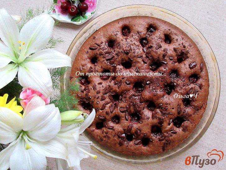 Фото приготовление рецепта: Шоколадный пирог с миндалем и вишней шаг №5
