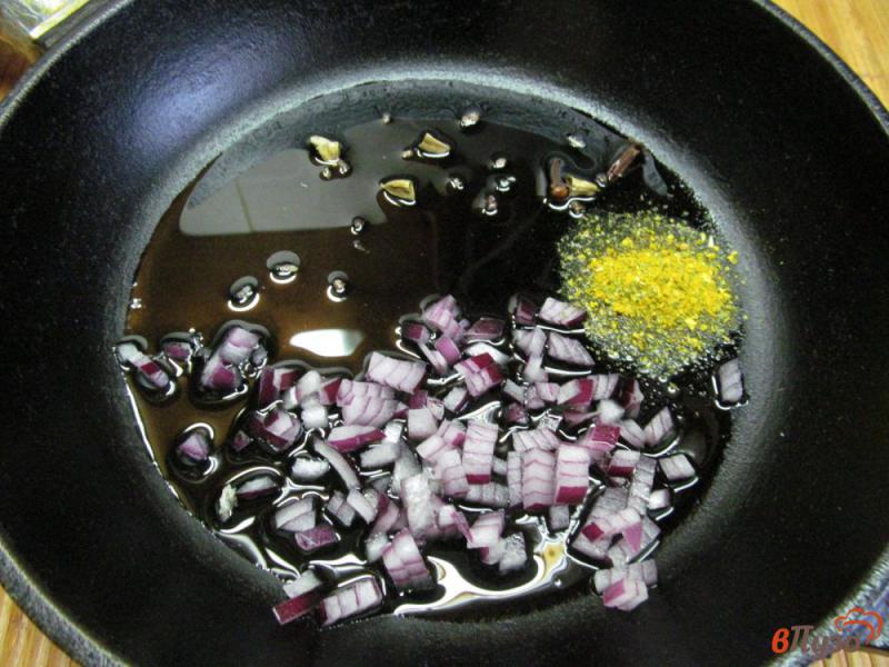 Фото приготовление рецепта: Тушенные фрикадельки со специями шаг №3