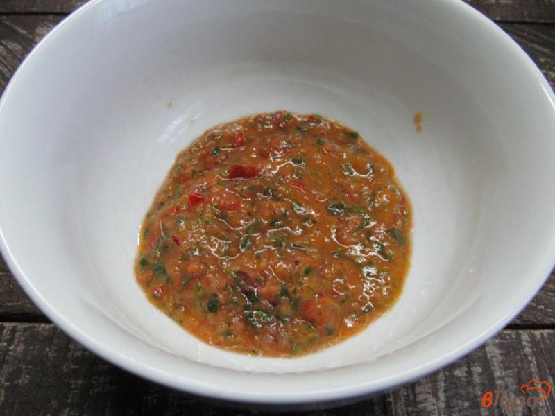 Фото приготовление рецепта: Итальянский салат панцанелла с томатной заправкой шаг №7