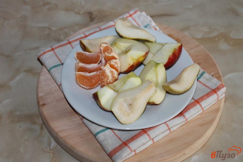 Фото приготовление рецепта: Грудки в рукаве с фруктами шаг №2