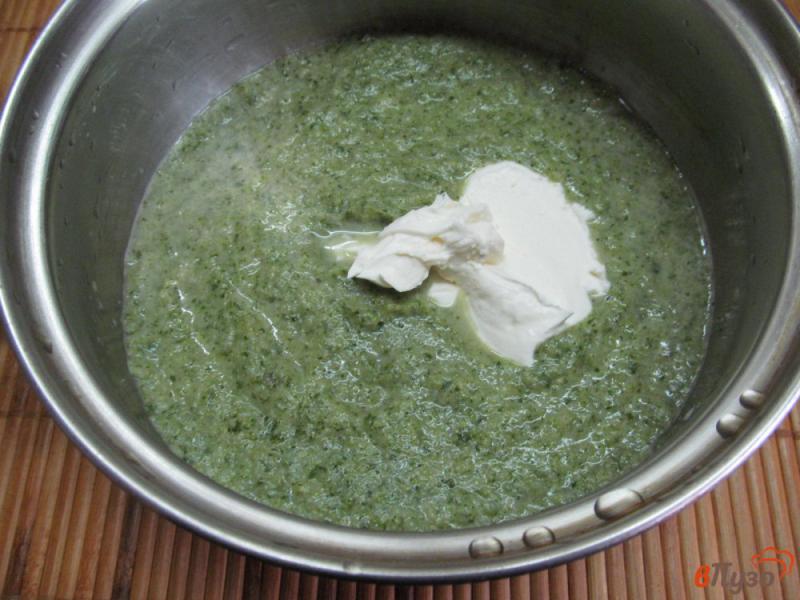 Фото приготовление рецепта: Крем-суп из брокколи и пекинской капустой шаг №5