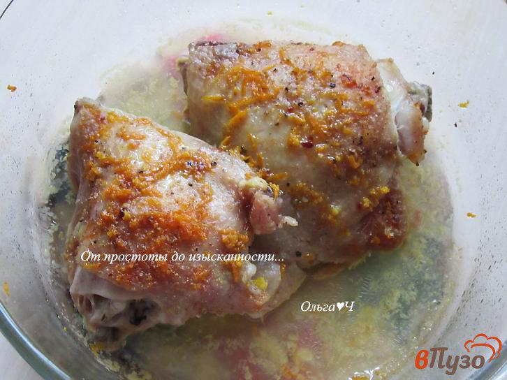 Фото приготовление рецепта: Курица с имбирем и клементинами шаг №3