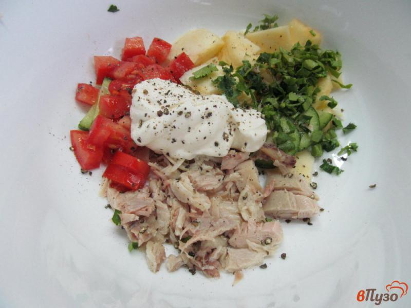 Фото приготовление рецепта: Салат с курицей и яблоками шаг №4