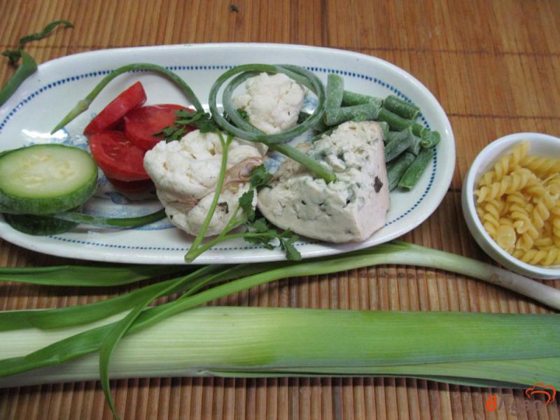Фото приготовление рецепта: Паста с овощами сыром и клюквой шаг №1