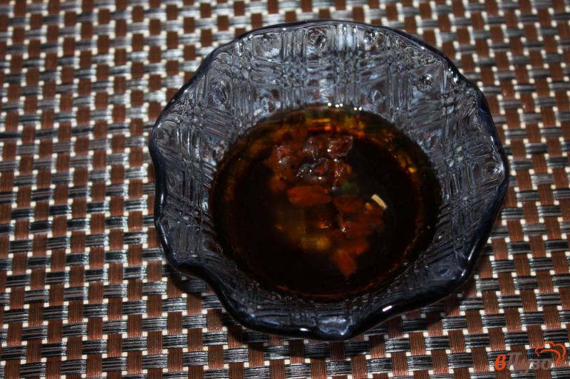 Фото приготовление рецепта: Закуска из помидора и кабачка под соусом из вяленых томатов шаг №4