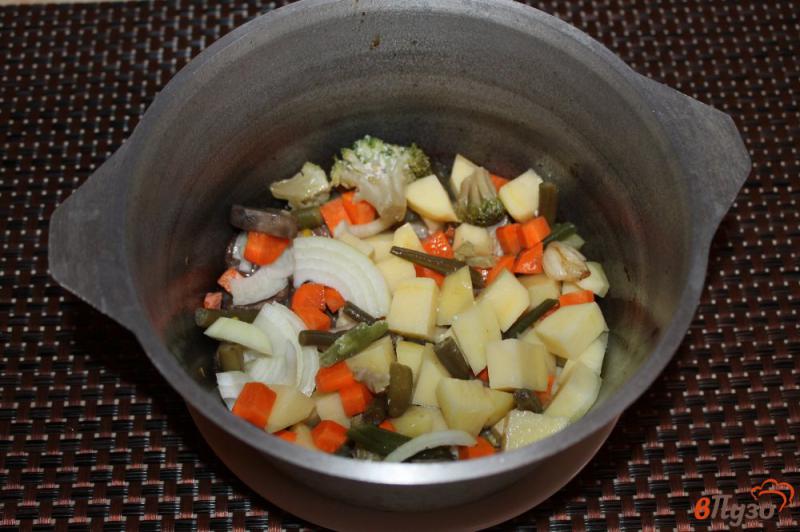 Фото приготовление рецепта: Рагу овощное с картофелем и куриной печенью шаг №3
