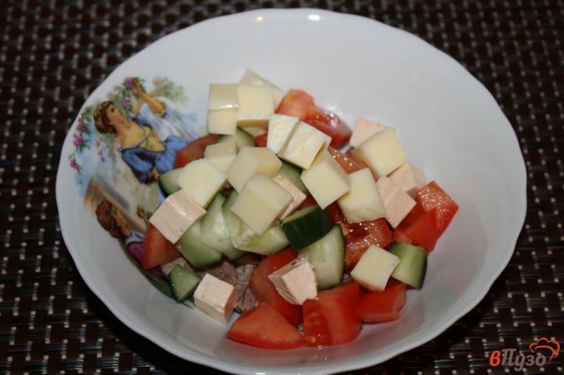 Фото приготовление рецепта: Салат из отварной телятины, сыра и яиц шаг №3