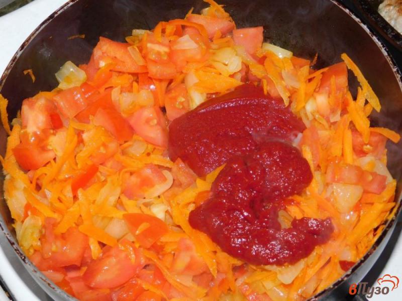 Фото приготовление рецепта: Тефтели с овощами в томатном соусе шаг №6