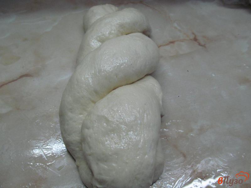 Фото приготовление рецепта: Хлеб с начинкой из картофеля с колбасой шаг №6