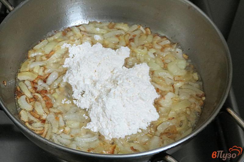 Фото приготовление рецепта: Подлива из белых грибов шаг №4