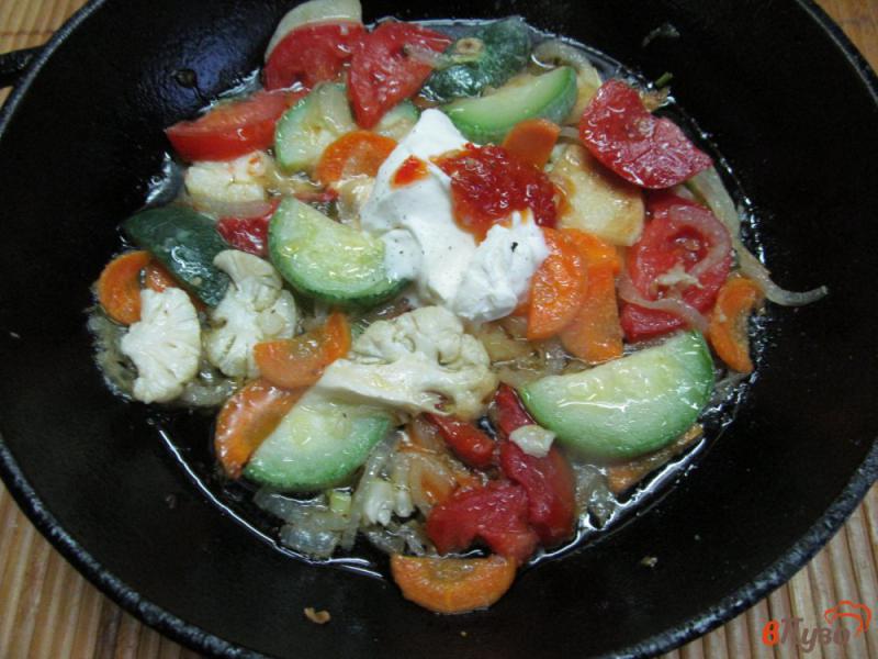 Фото приготовление рецепта: Паста с фрикадельками в овощном соусе шаг №5