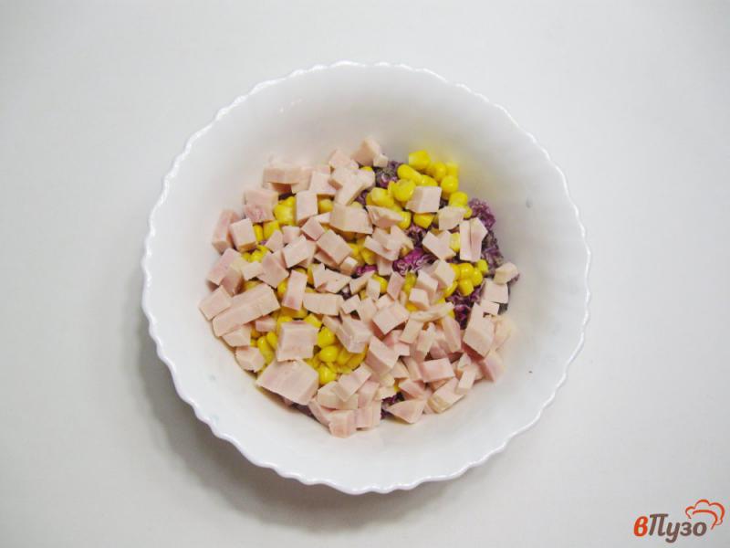 Фото приготовление рецепта: Салат из пурпурной пекинской капусты шаг №3