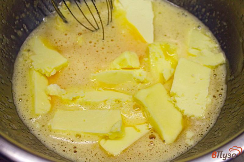 Фото приготовление рецепта: Песочный торт с заварным кремом, орехами и курагой шаг №2