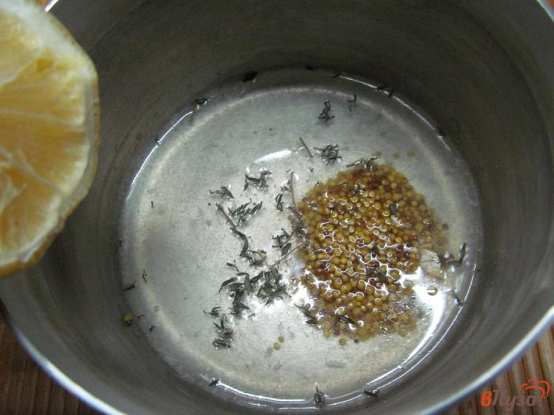 Фото приготовление рецепта: Запеченные куриные ножки с картофелем под соусом шаг №5