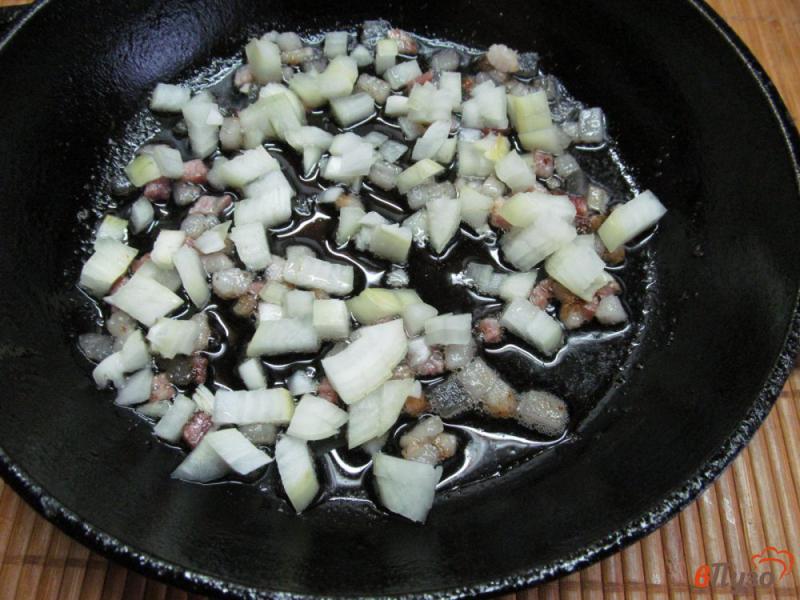 Фото приготовление рецепта: Пирожки с картофелем и копченым беконом шаг №4