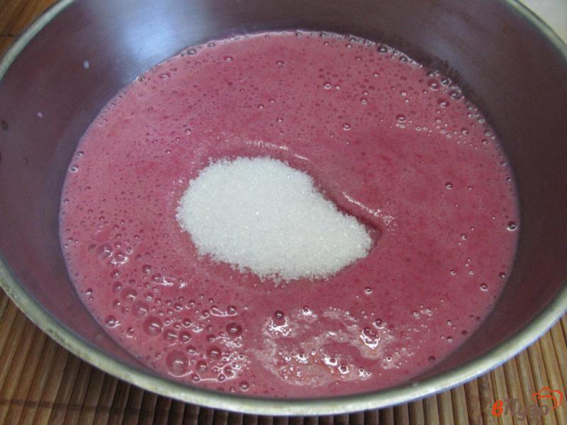 Фото приготовление рецепта: Мусс из замороженных ягод шаг №2