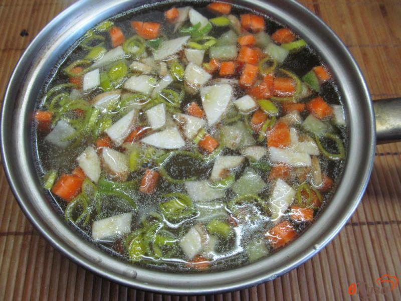 Фото приготовление рецепта: Фасолевый суп с репой шаг №3