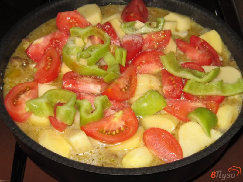 Фото приготовление рецепта: Рагу из говядины с картофелем и помидорами шаг №7