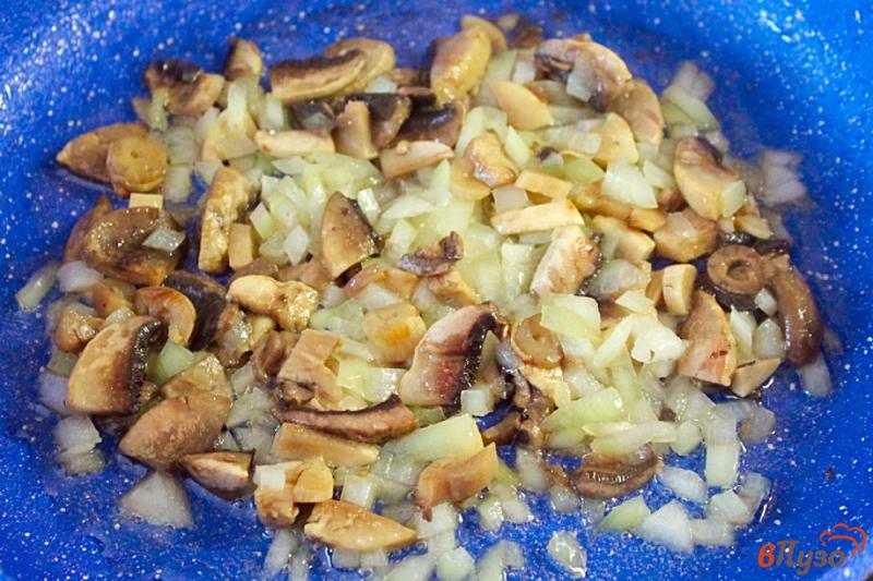 Фото приготовление рецепта: Салат из савойской капусты с чесноком и шампиньонами шаг №1