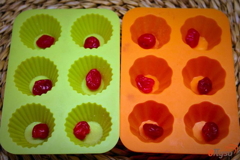 Фото приготовление рецепта: Шоколадные конфеты с коньяком и вяленой вишней шаг №4