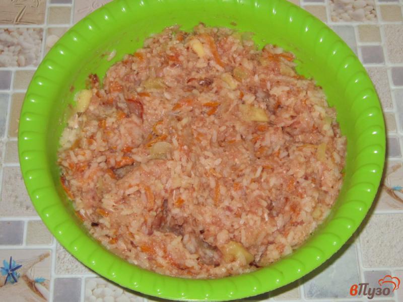 Фото приготовление рецепта: Фаршированный перец свининой, рисом и кабачком шаг №6