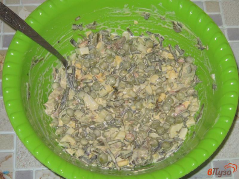Фото приготовление рецепта: Салат с говядиной и морской капустой шаг №5
