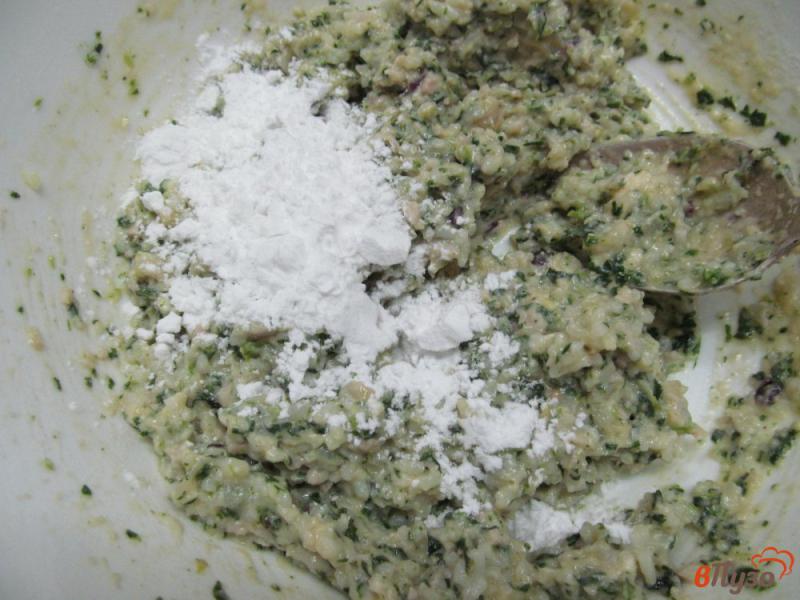 Фото приготовление рецепта: Рисовые котлеты со шпинатом и бужениной шаг №6