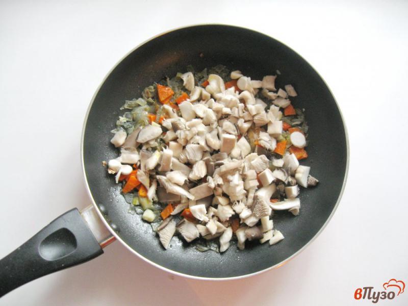 Фото приготовление рецепта: Картофельное пюре с грибами шаг №3