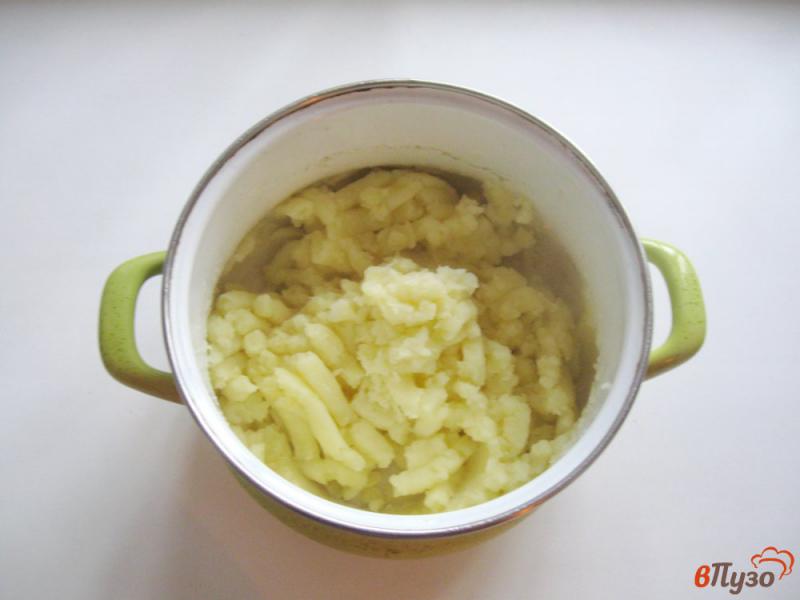 Фото приготовление рецепта: Картофельное пюре с грибами шаг №4