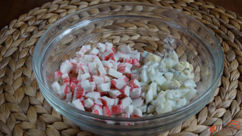 Фото приготовление рецепта: Салат из крабовых палочек с макаронами шаг №1