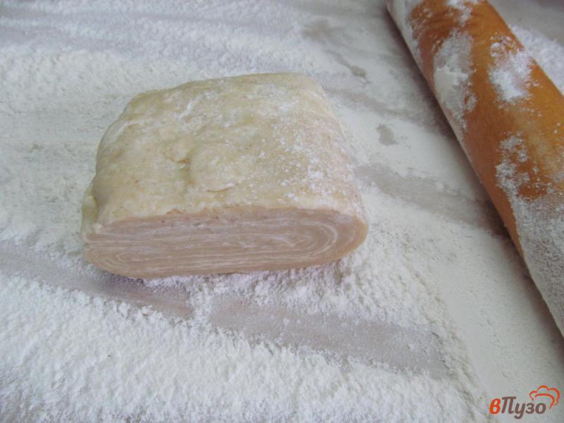 Фото приготовление рецепта: Пирожки из слоеного теста с начинкой шаг №1