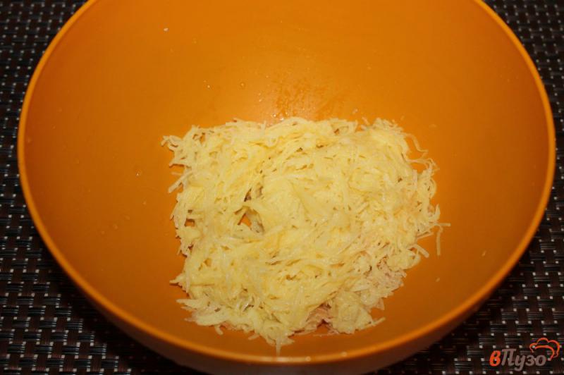 Фото приготовление рецепта: Картофельные драники с морковью и сельдереем шаг №1