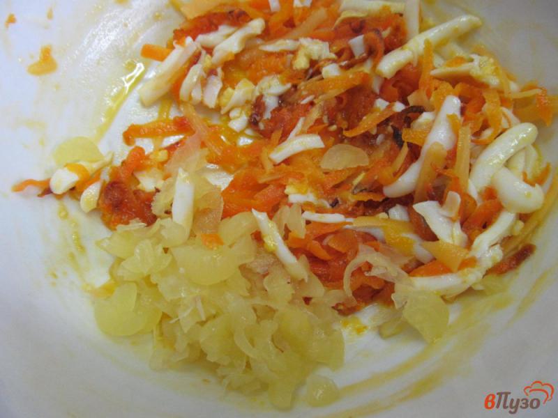 Фото приготовление рецепта: Зразы из мясного фарша с начинкой из моркови и яйца шаг №3