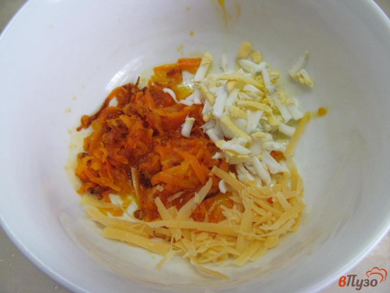 Фото приготовление рецепта: Зразы из мясного фарша с начинкой из моркови и яйца шаг №2