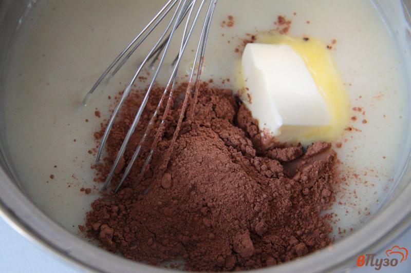 Фото приготовление рецепта: Заварной шоколадный крем шаг №4