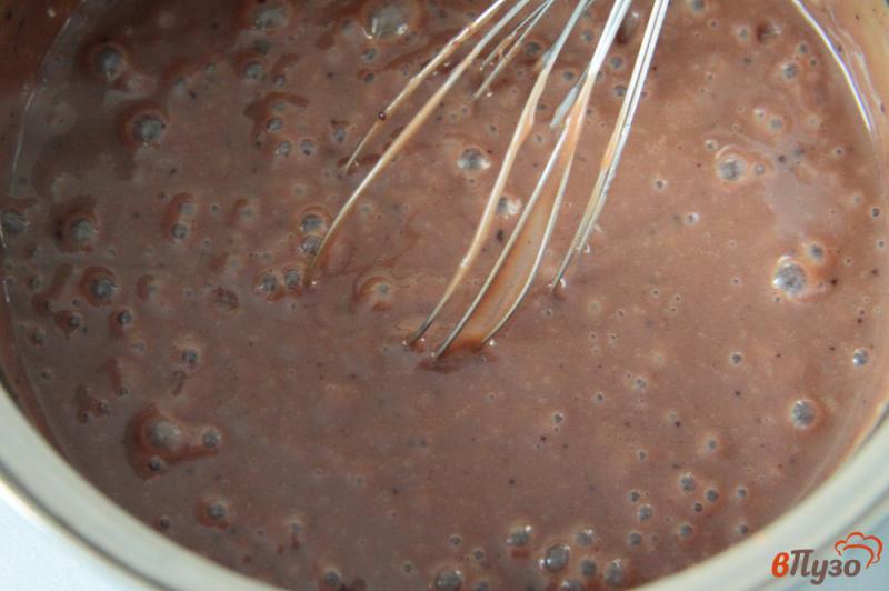 Фото приготовление рецепта: Заварной шоколадный крем шаг №5