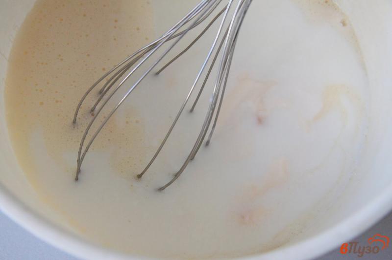 Фото приготовление рецепта: Сладкие оладьи с йогуртом шаг №3