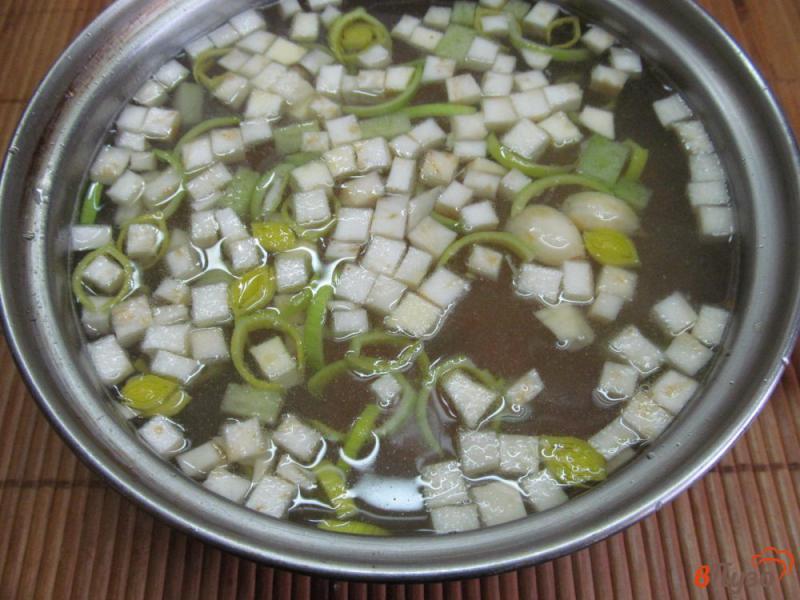 Фото приготовление рецепта: Суп с красной капустой и репой шаг №2
