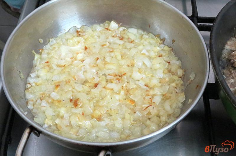 Фото приготовление рецепта: Картофель фаршированный печенью и грибами шаг №6