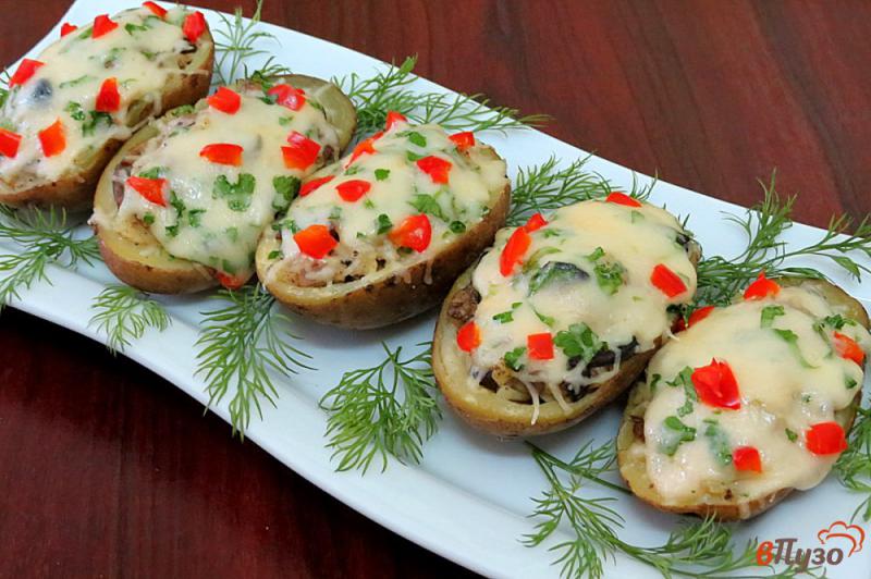 Фото приготовление рецепта: Картофель фаршированный печенью и грибами шаг №16